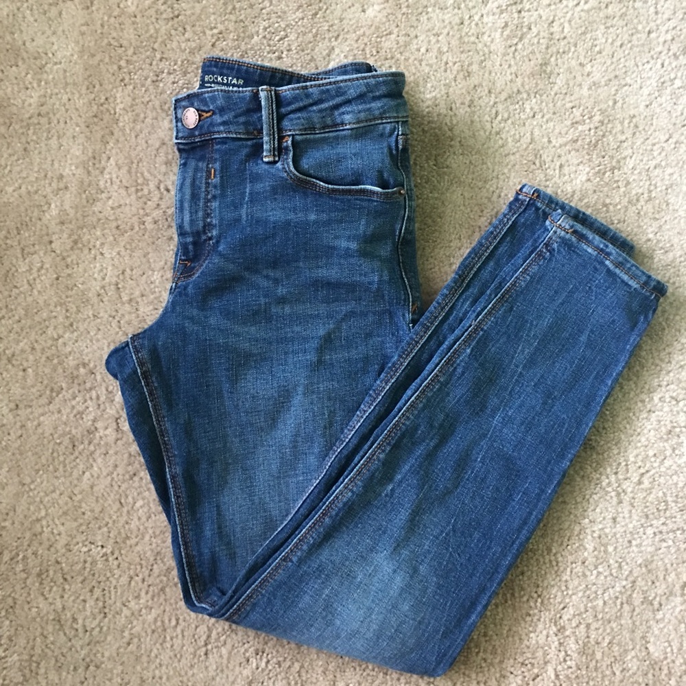 Old Navy Rockstar Super Skinny Ankle Jeans